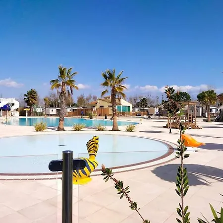 Les Sables Du Midi Campsite *