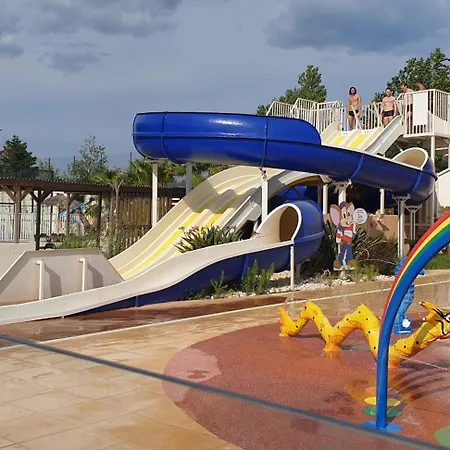 Campsite Les Sables Du Midi Serignan